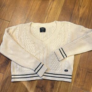Abercrombie & Fitch womens v-neck sweater cable knit cropped varsity blue medium